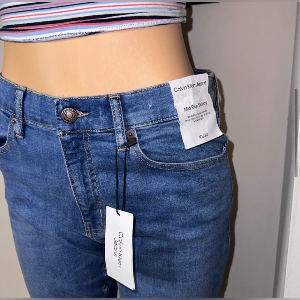 NWT Calvin KLEIN JEAN MID RISE SKINNY SIZE 10/30